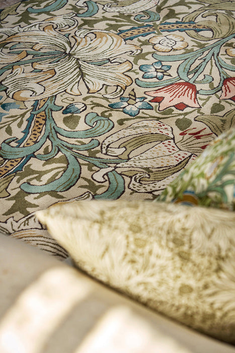 Morris & Co Golden Lily Green - Red 130107 Rug